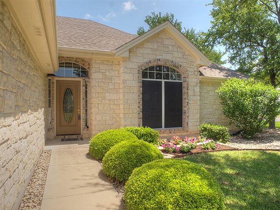 4th image of 3001 Parker Dr