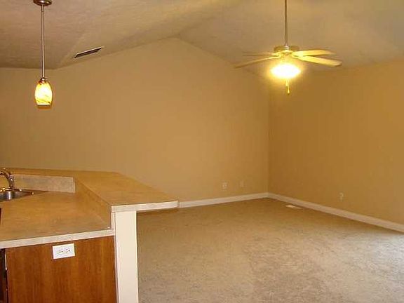 4th image of 4868 Marble Dr