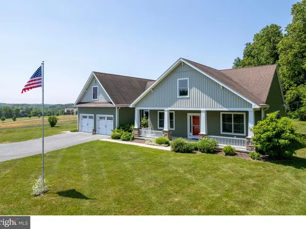 1 Lois Ln, Cochranville, PA 19330