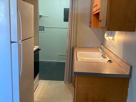 4th image of 2418 Broadmoor Dr