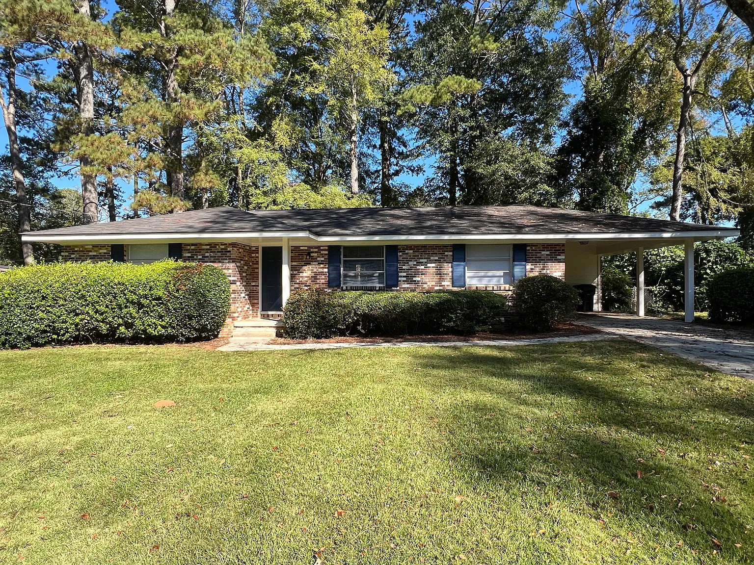 3 bed, 1.5 bath, 1243 sqft, $1,895 — Photo 1