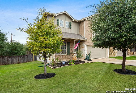 2nd image of 943 Oakwood Way