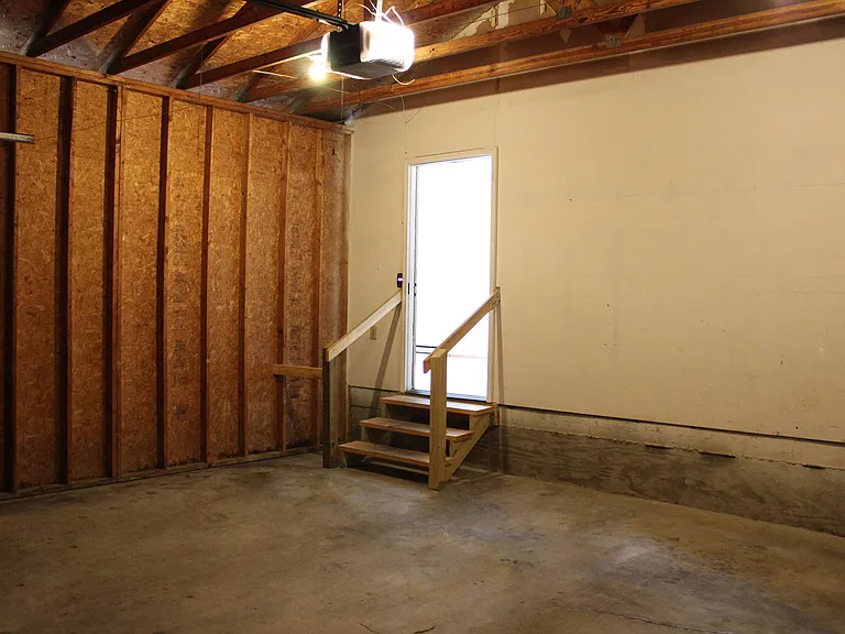 Wyndemere Apartments — Photo 37