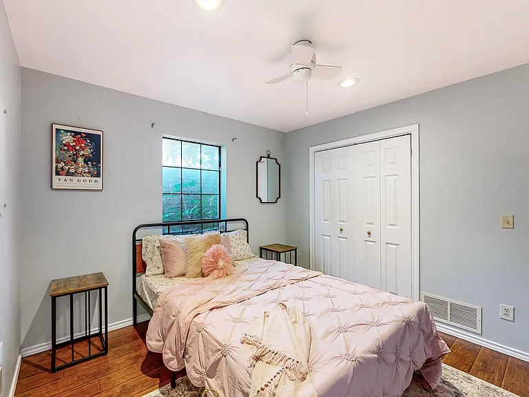 811 Oakway Ct — Photo 24