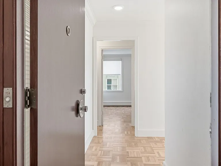 1310 Jones Street — Photo 74