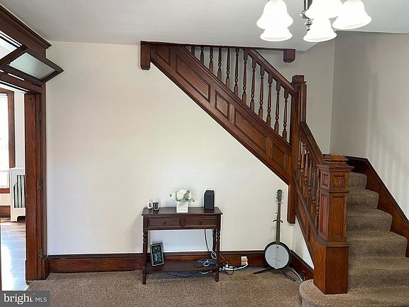 5th image of 25 Park Ave