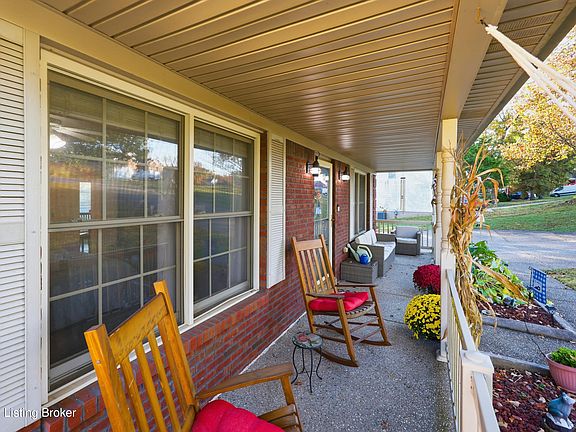 3rd image of 170 Park Ridge Dr