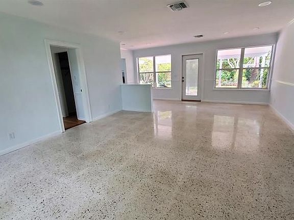 4th image of 7116 W Lake Dr