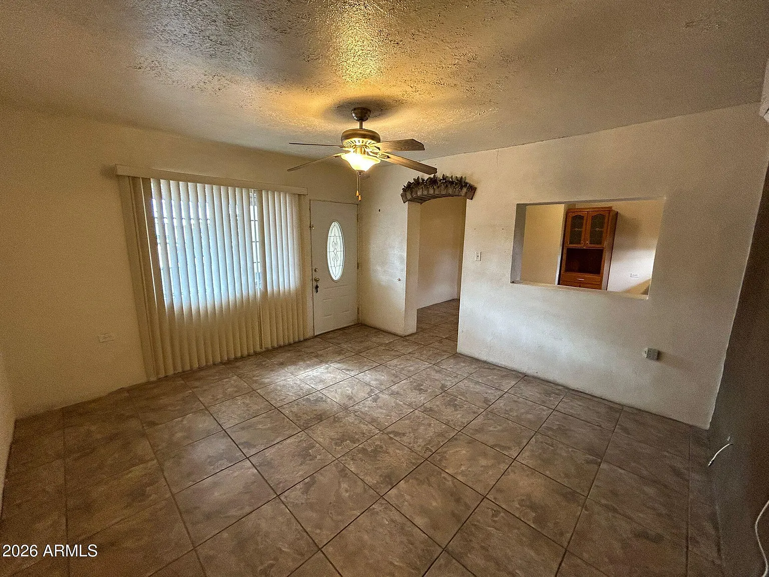 3 bed, 1.0 bath, 1037 sqft, $850 — Photo 2
