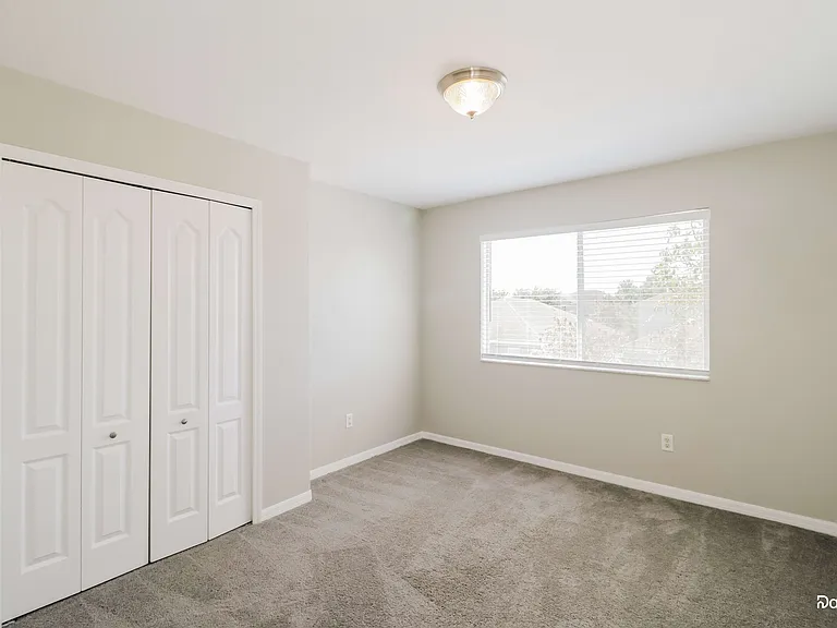 30630 Annadale Dr — Photo 11