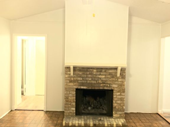 4th image of 7542 Thistle Ln