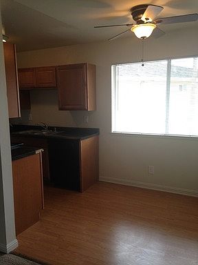 2nd image of 917 Carro Dr APT 04