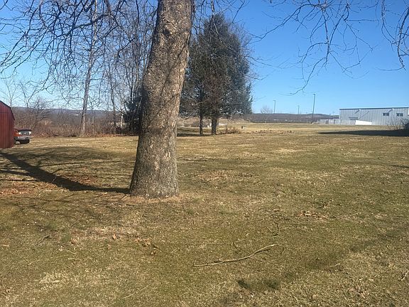 5th image of 812 Cornell Rd