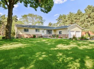 6102 Chippewa Trl, North Branch, MN 55056