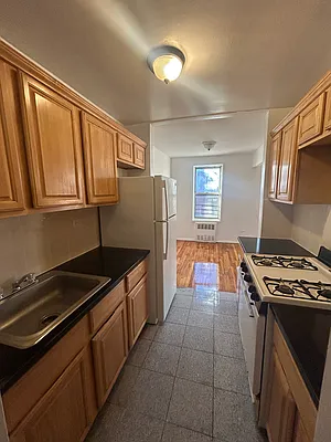 Rented by Manhattan Realty Group | media 24