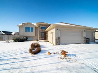 1809 S Locust Ave, Brandon, SD 57005