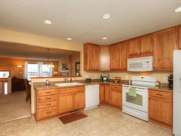 4th image of 15210 French Dr N