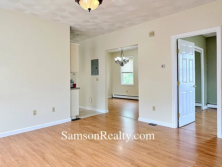 19 Sutton St #2 — Photo 4