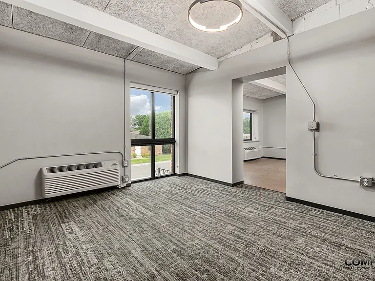 The Howard Apartments — Photo 48
