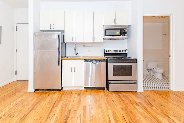 Rented by MySpaceNYC | media 35