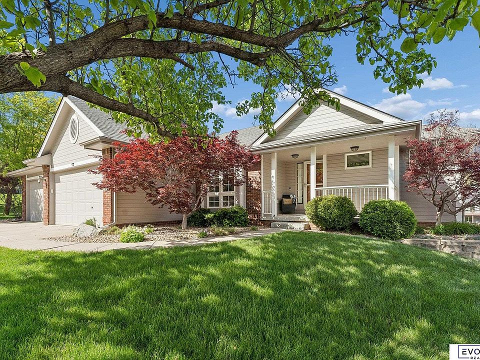 1st image of 4908 Shoreline Cir