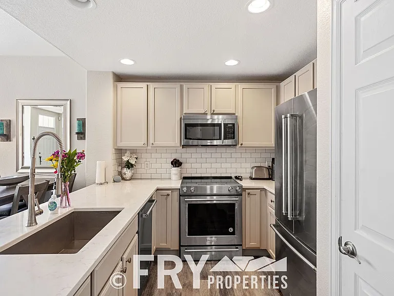 16108 E Geddes Dr — Photo 8