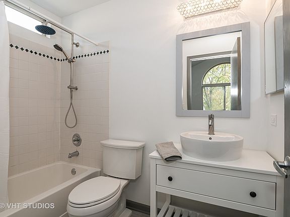 3rd image of 2314 N Old Pond Ln