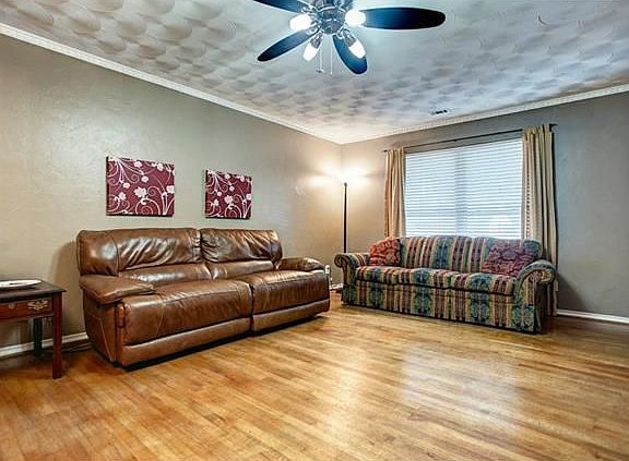 4th image of 4527 Live Oak Dr