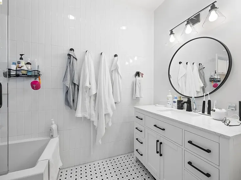 4045 Manila Ave #3 — Photo 9