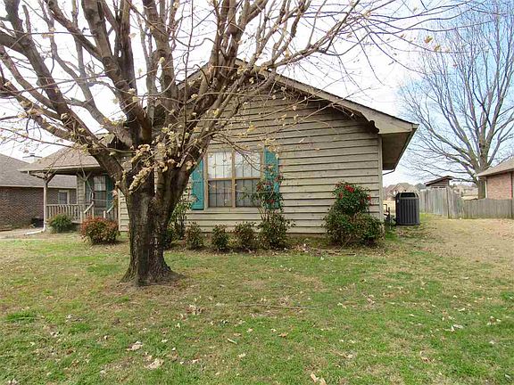 3rd image of 2171 Oakview Ave