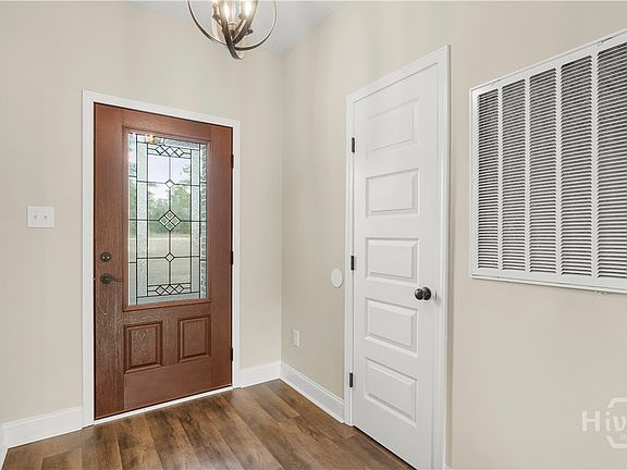 4th image of 127 Winding Way Road