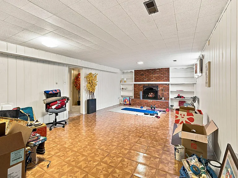 513 Harvard Ln — Photo 14