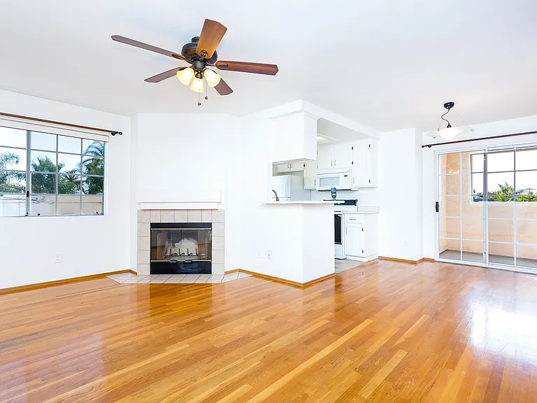 4163 Cleveland Ave — Photo 2