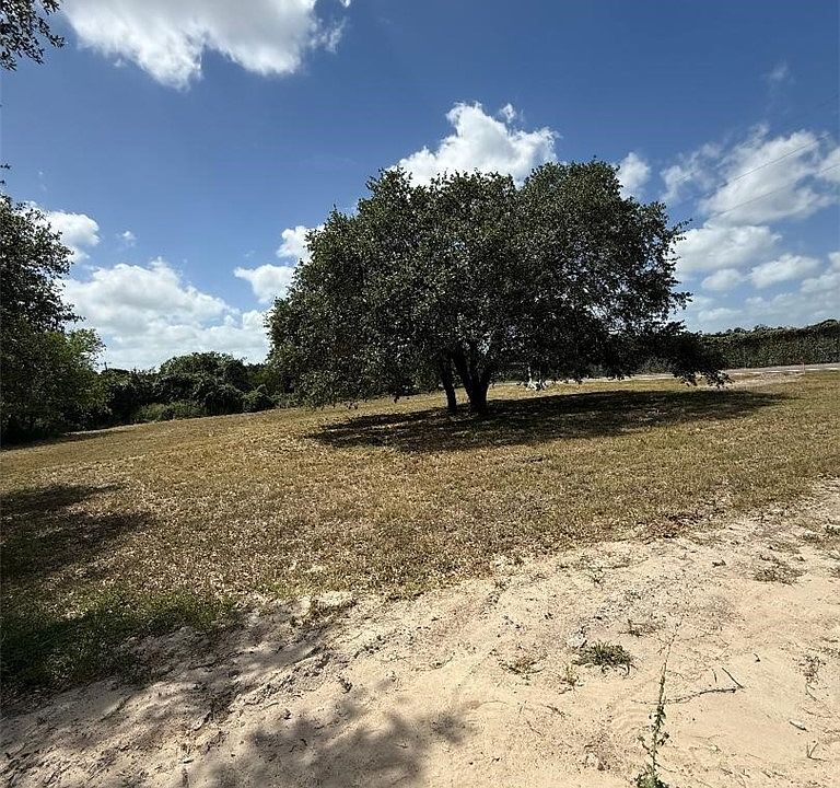 2nd image of 13015 Hearn Rd