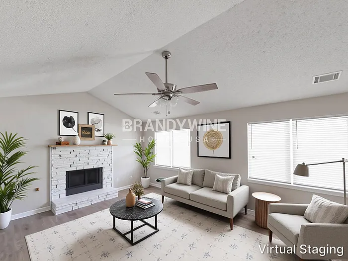 104 Dana Dr — Photo 3