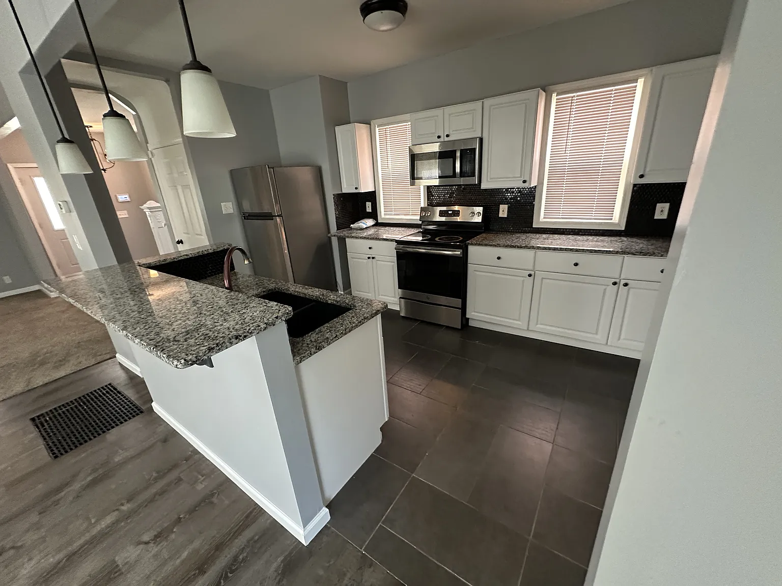 2805 Park Avenue - 1 — Photo 3