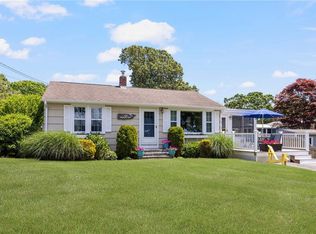 203 Wood Hill Rd, Narragansett, RI 02882