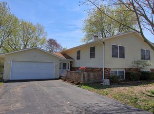 28801 N Washington Ave, Wauconda, IL 60084