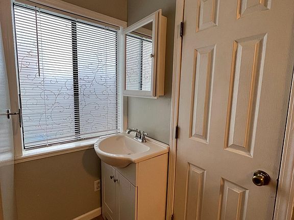 4th image of 437 Visitacion Ave