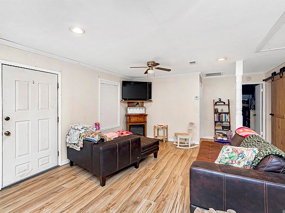 4th image of 14254 Oakwood Ln
