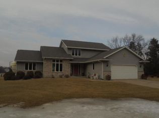 W8124 Ceylon Rd, Mauston, WI 53948