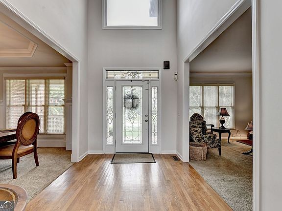 5th image of 1442 Great Shoals Dr SE