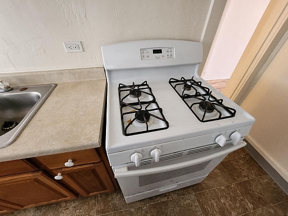 2nd image of 221 Raymond St APT 5