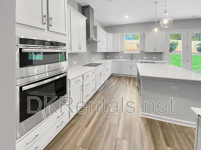 245 Birchwood Row — Photo 10