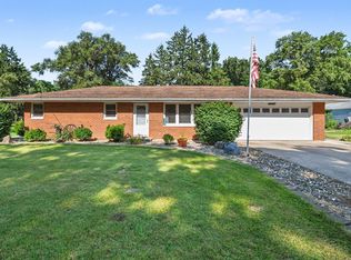 55207 Glenn Rd, South Bend, IN 46628