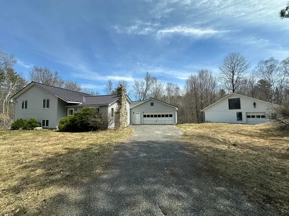 6 Coyote Alley, Belgrade, ME 04917