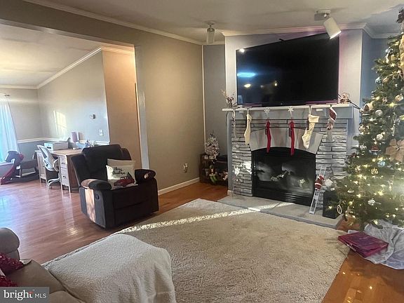 3rd image of 106 Vaquero Dr