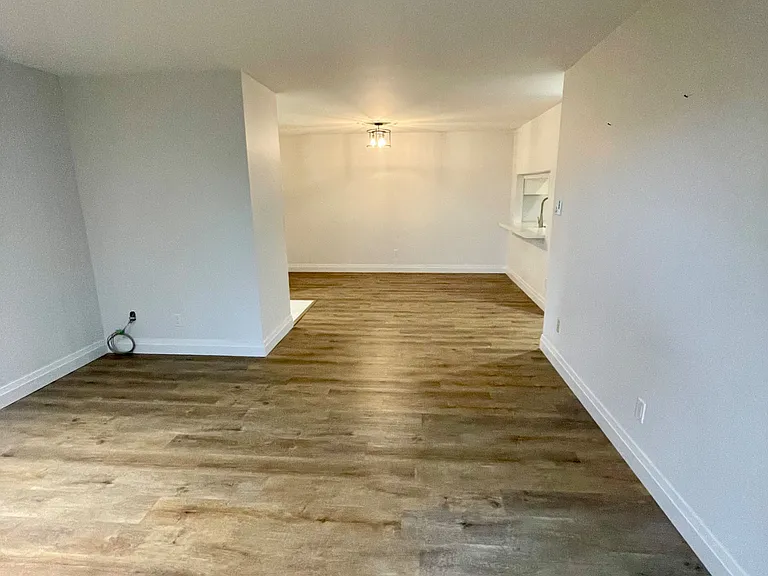 1450 Glen Abbey Gate #533 — Photo 6