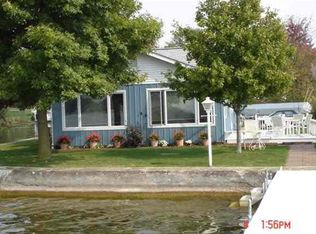 11575 N Crowdale Dr, Syracuse, IN