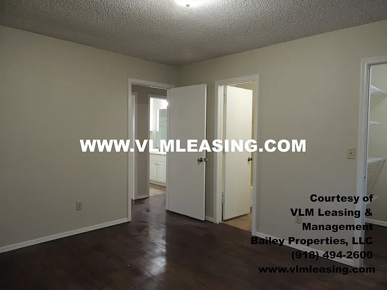 404 W Vicksburg St — Photo 32